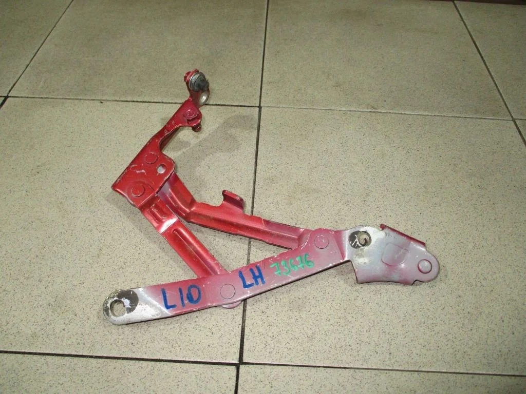 Петля крышки багажника Mitsubishi Lancer 10 (CY)