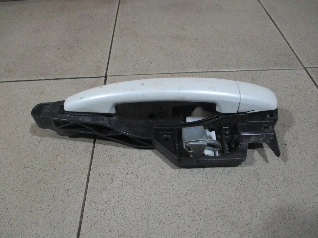 Ручка двери задней наружная правая Peugeot 2008 2014