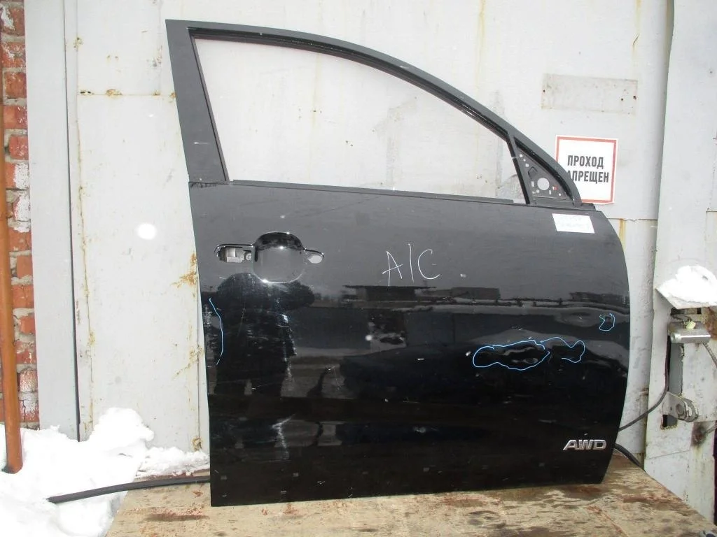 Дверь передняя правая Kia Sorento (UM)