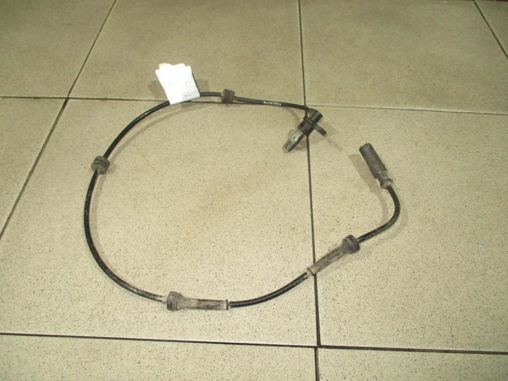 Датчик abs задний левый Nissan Primera P12