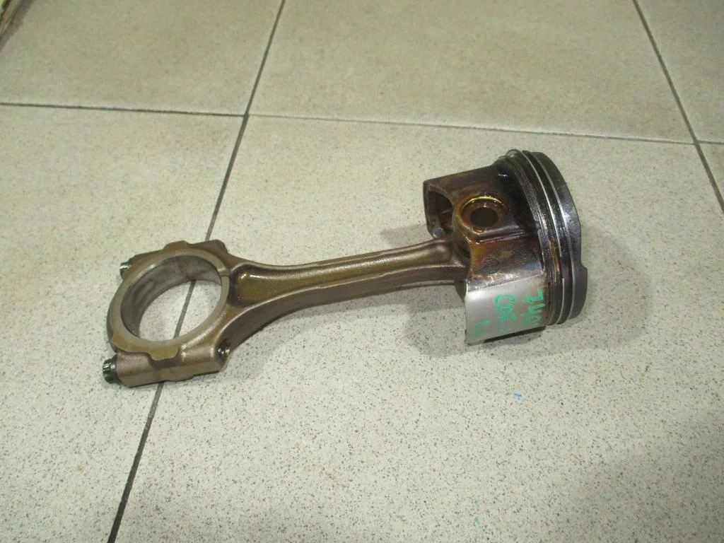 Поршень с шатуном Toyota Corolla (E150)