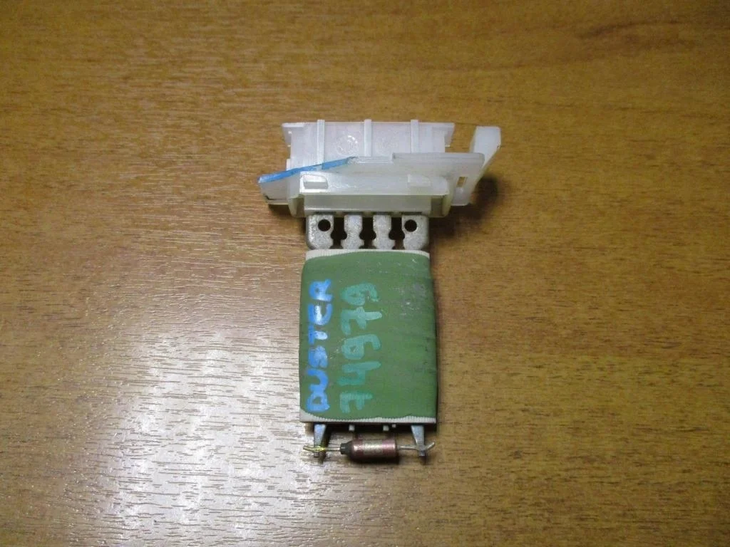 Резистор отопителя Renault Duster 1 2012