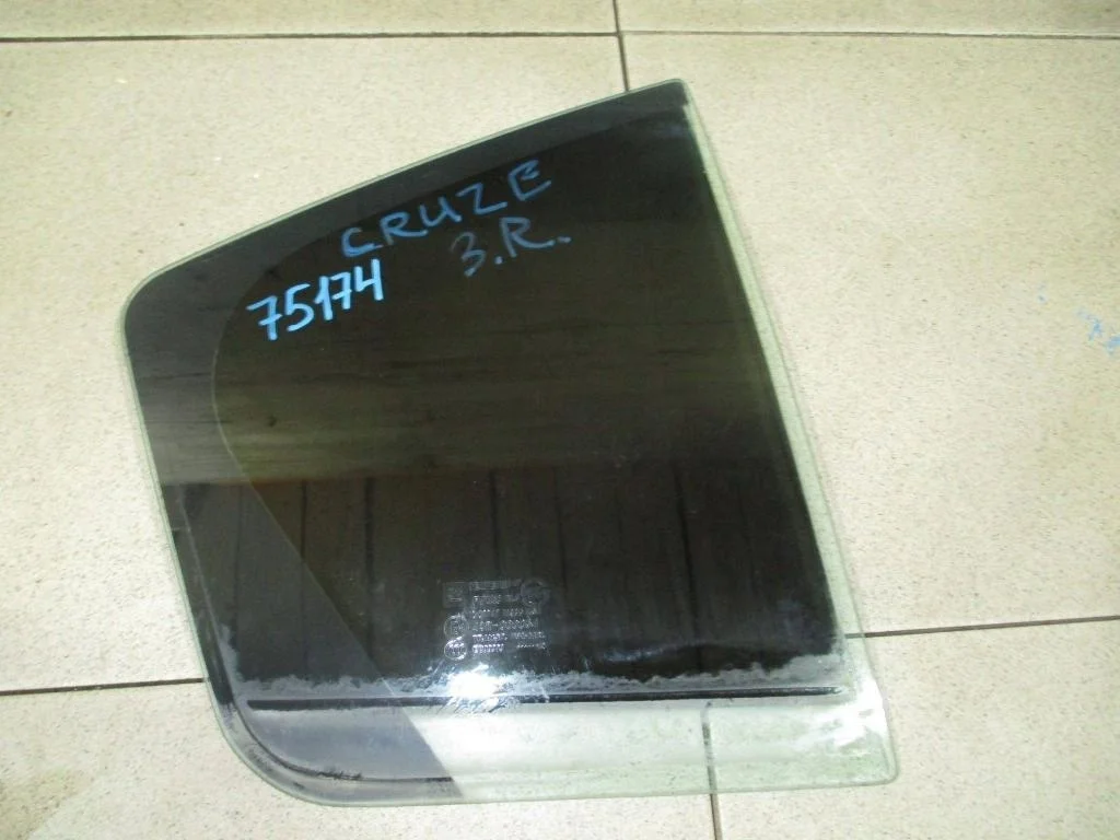 Стекло двери задней правой (форточка) Chevrolet Cruze 2012 (J300)