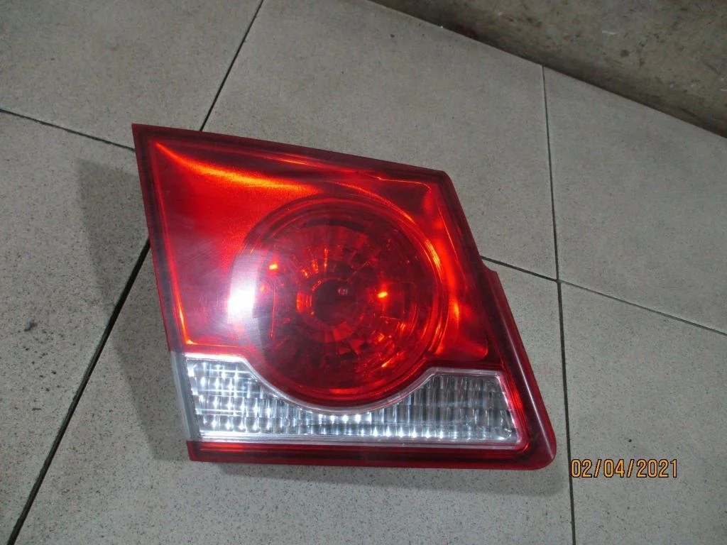 Фонарь задний внутренний левый Chevrolet Cruze 2012 (J300)