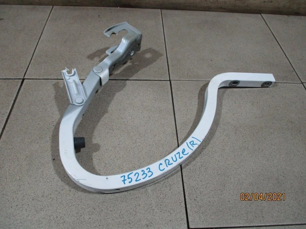 Петля крышки багажника Chevrolet Cruze 2012 (J300)