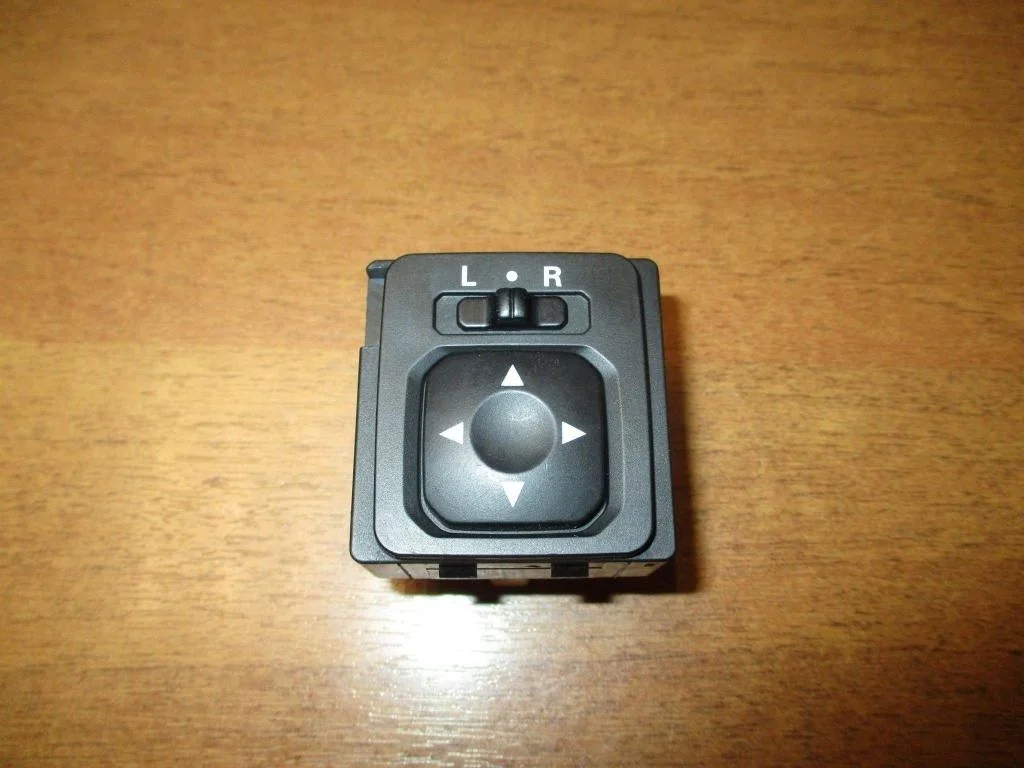 Переключатель регулировки зеркала Mitsubishi Lancer 10 (CY)