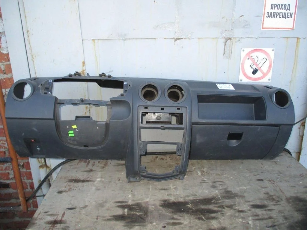 Торпедо Renault Logan 2007 1