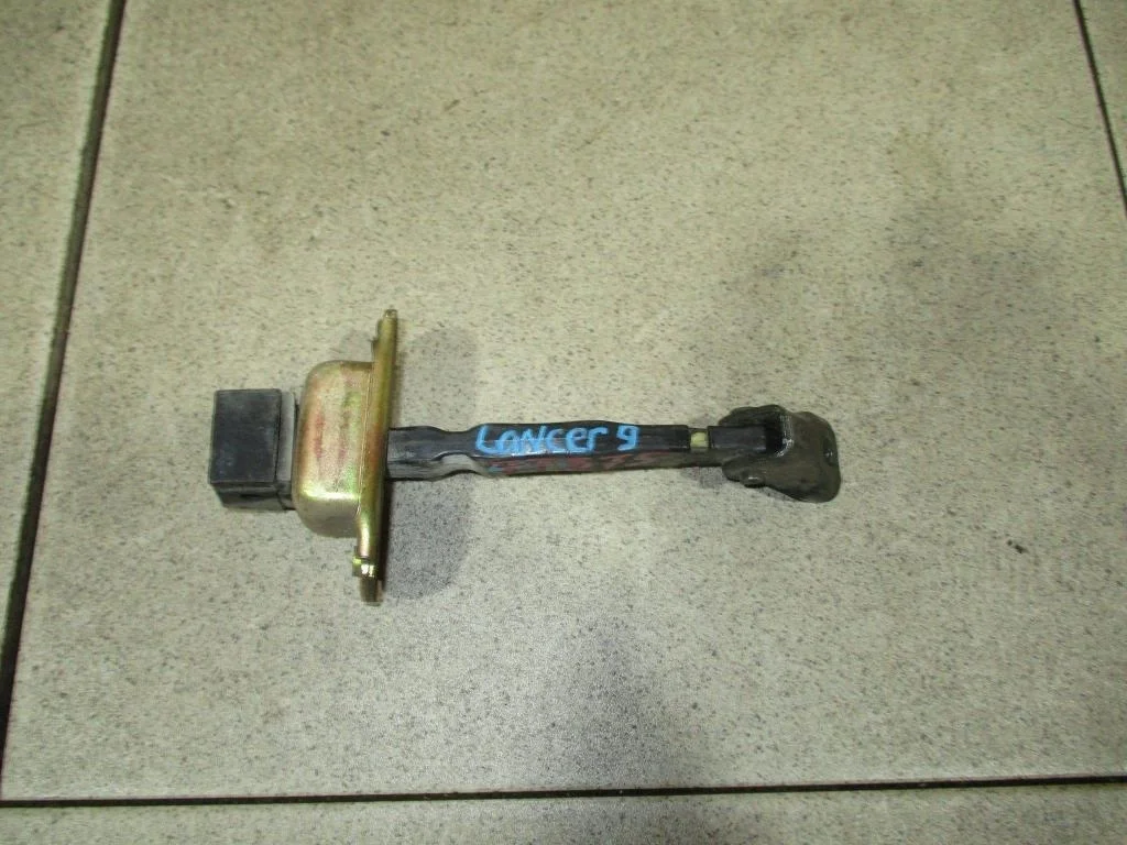 Ограничитель двери Mitsubishi Lancer 9 (CS)