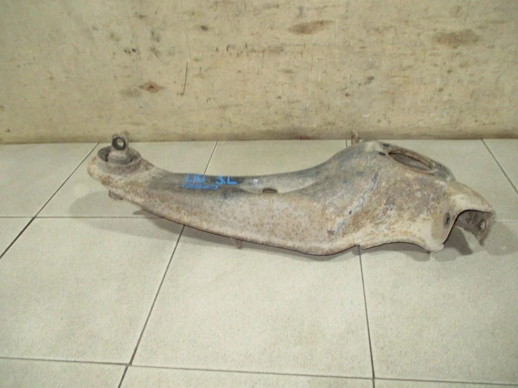 Рычаг задний продольный левый Mitsubishi Lancer 10 (CY)