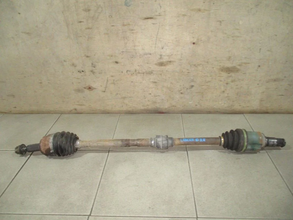 Полуось передняя правая Mitsubishi Lancer 10 (CY)