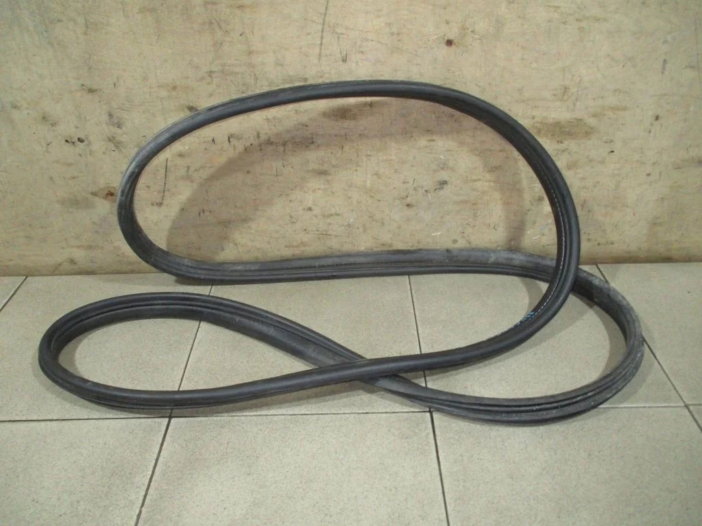 Уплотнитель двери Renault Megane 2 2008