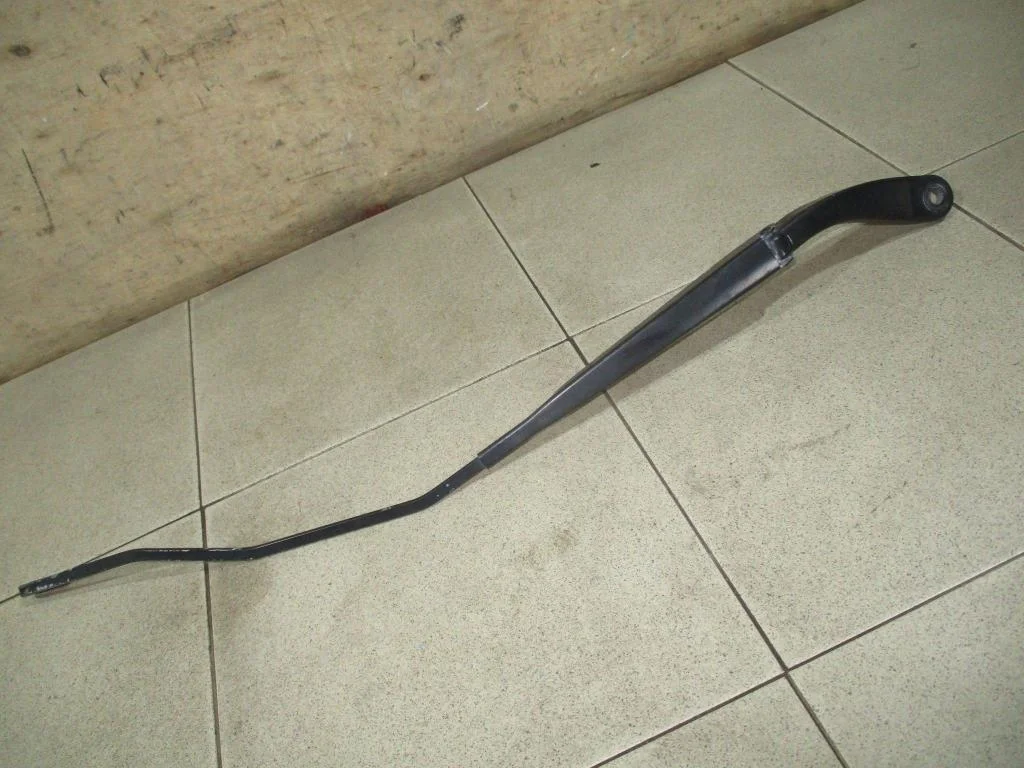 Поводок стеклоочистителя передний правый Renault Megane 2 2008