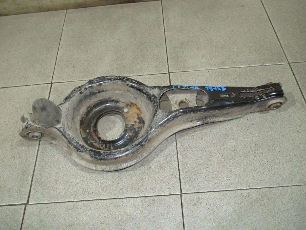 Рычаг задний нижний Ford Focus 2012 3