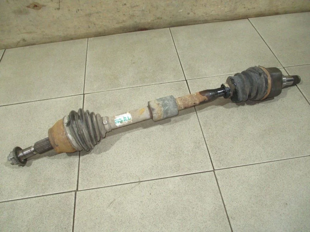 Полуось передняя левая Ford Focus 3