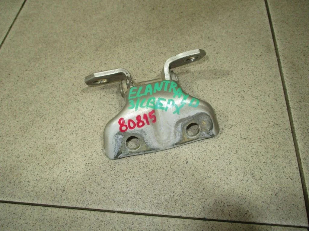 Петля двери задней левой верхняя Hyundai Elantra 2001 (XD)