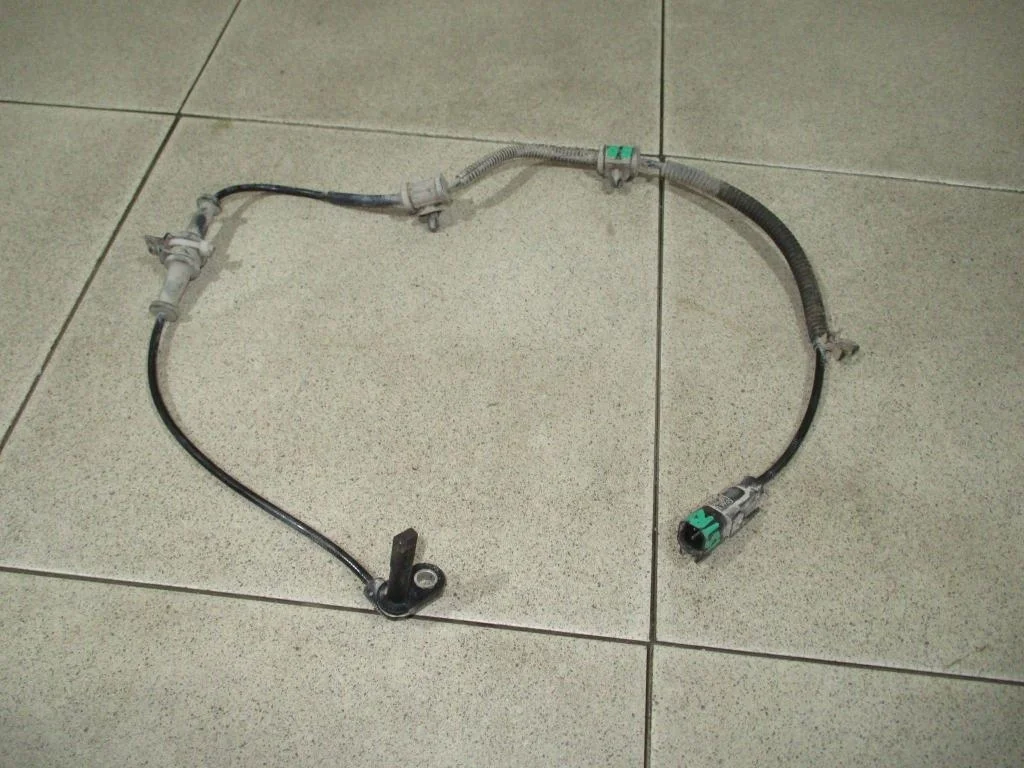 Датчик abs передний Opel Astra J