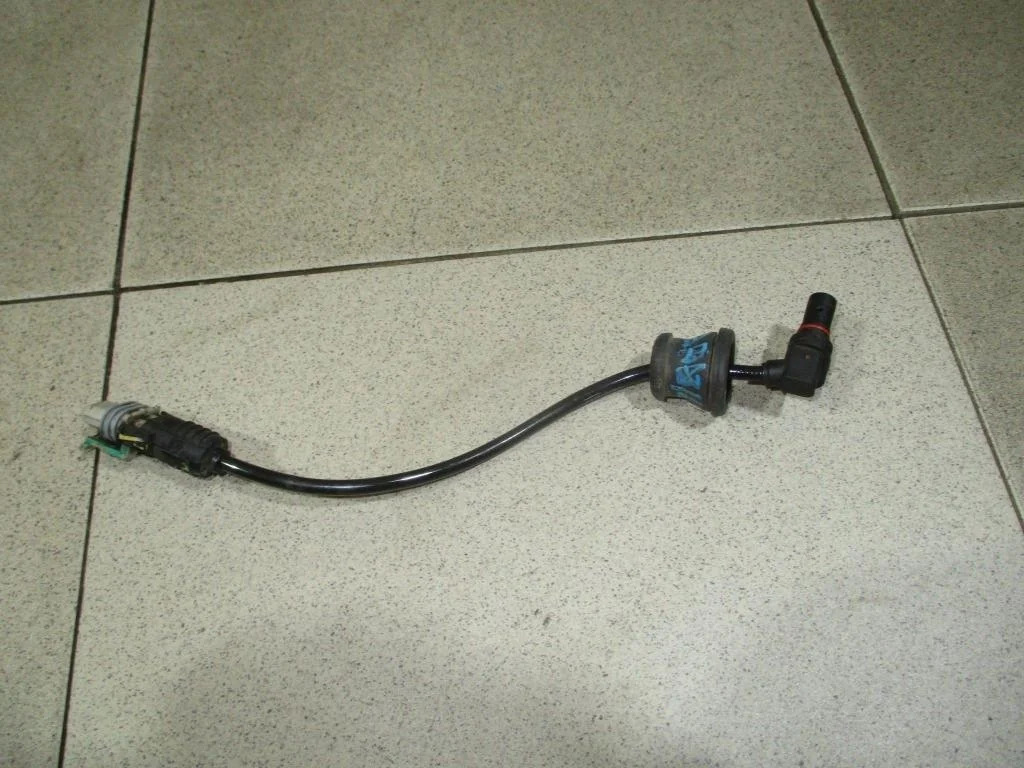 Датчик abs задний Opel Antara