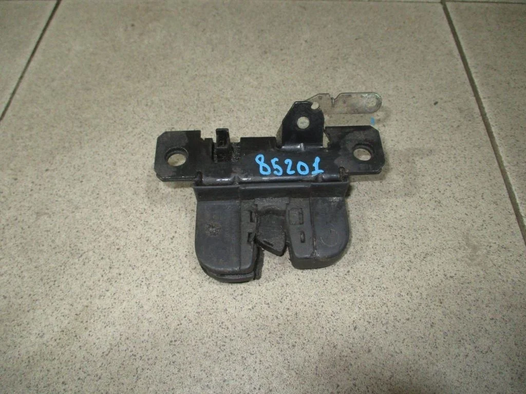 Замок багажника Volkswagen Touareg (7L)