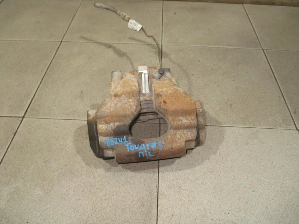 Суппорт передний левый Volkswagen Touareg 1 GP