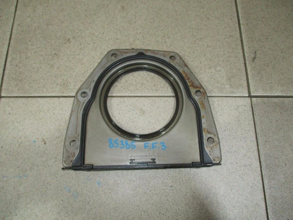 Крышка коленвала задняя Ford Focus 3