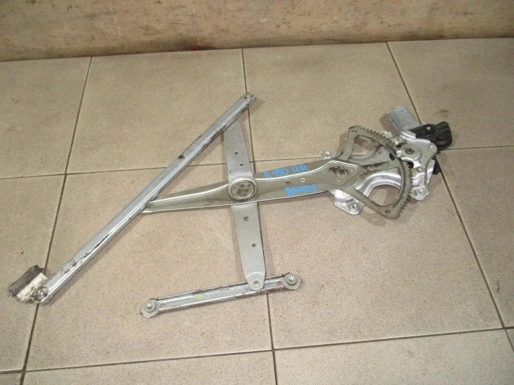 Стеклоподъемник электр. передний правый Toyota Corolla (E150)