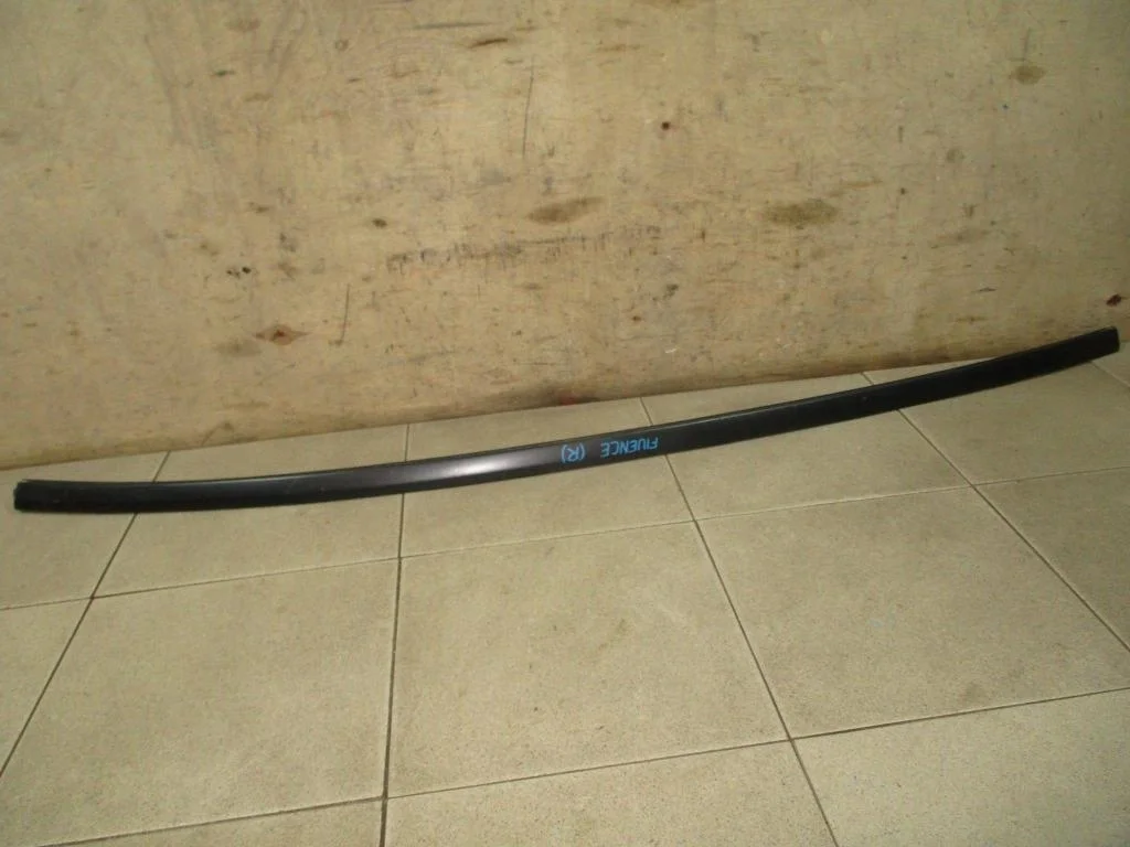 Молдинг крыши правый Renault Fluence