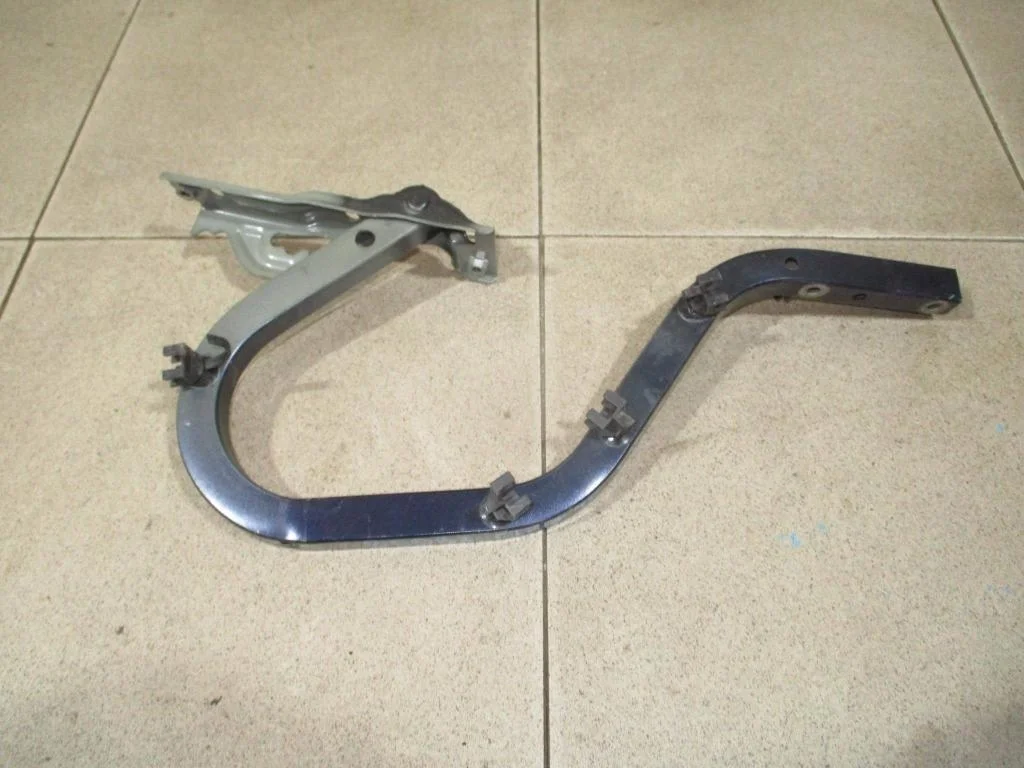 Петля крышки багажника Honda Civic 2007 4D VIII