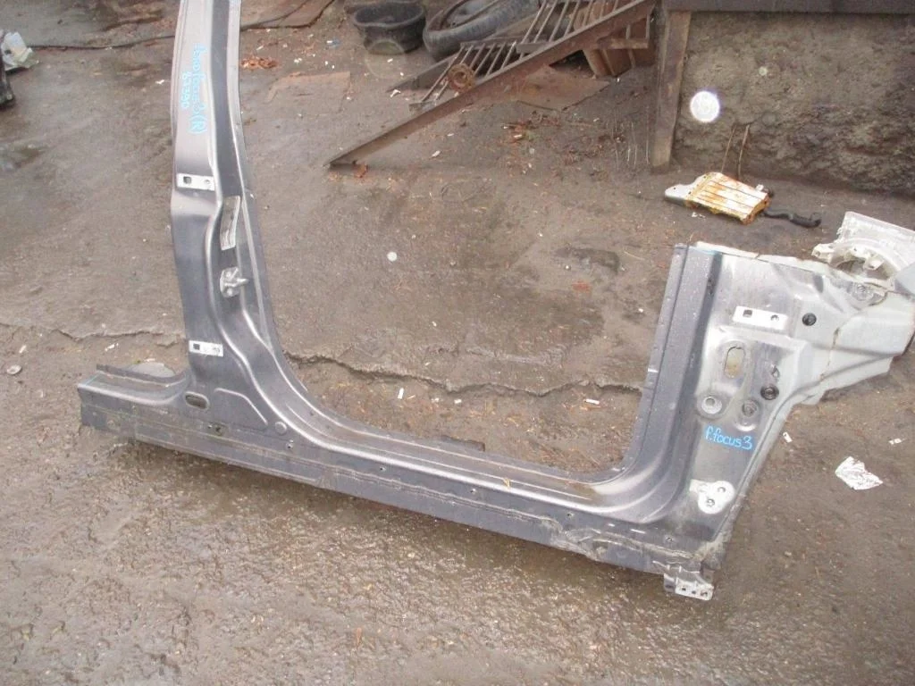 Порог со стойкой правый Ford Focus 3