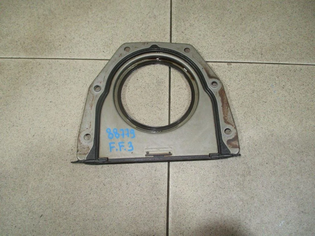 Крышка коленвала задняя Ford Focus 3