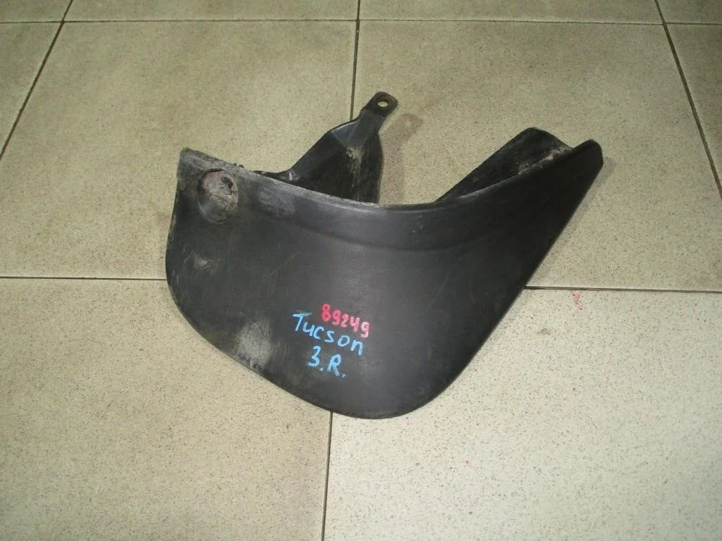 Брызговик задний правый Hyundai Tucson 2007 (JM)