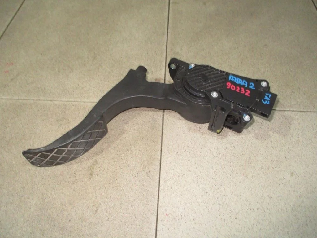 Педаль газа Skoda Fabia 2 2007 (5J)