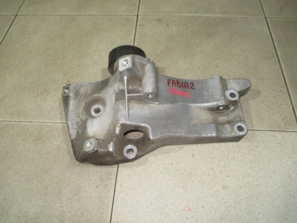 Кронштейн генератора Skoda Fabia 2 2007 5J