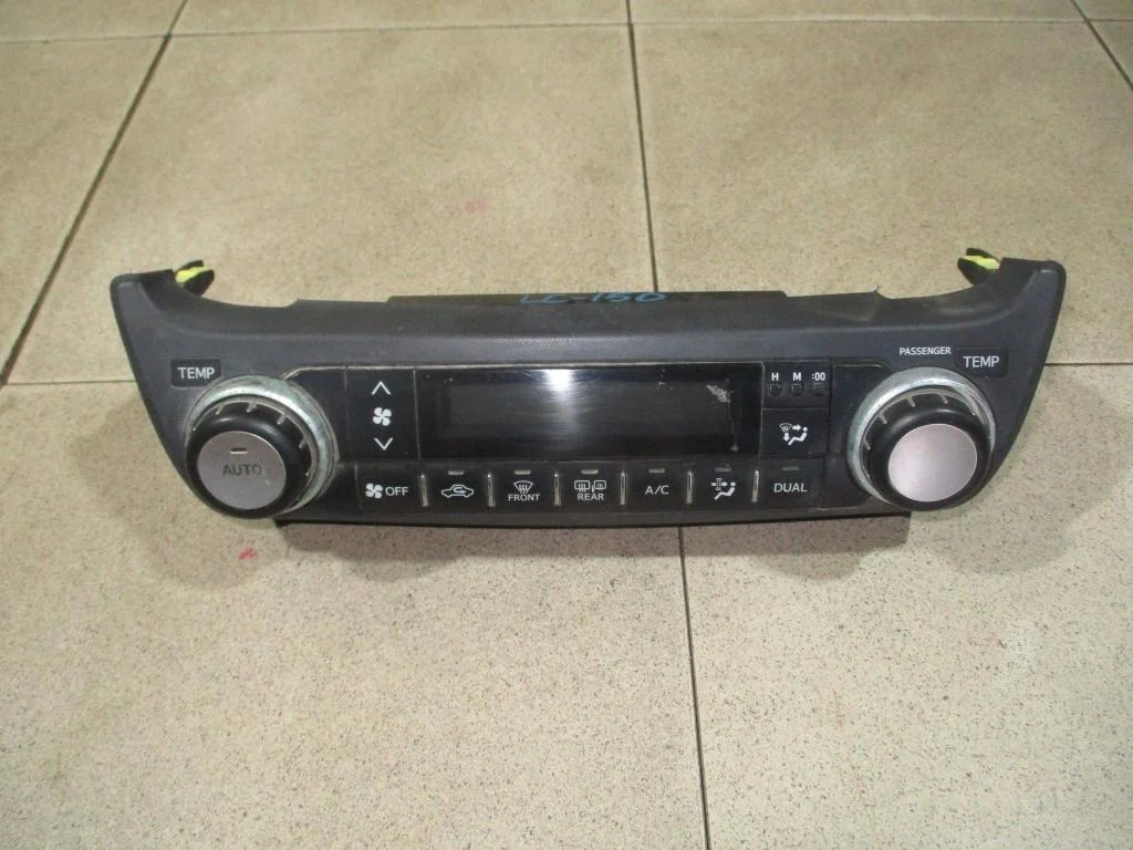 Блок управления климатической установкой Toyota Land Cruiser Prado 2010 J150