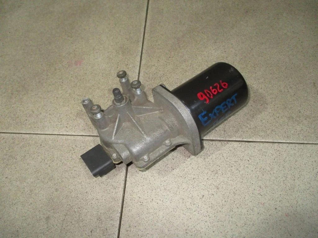 Моторчик стеклоочистителя передний Peugeot Expert 2013 B9