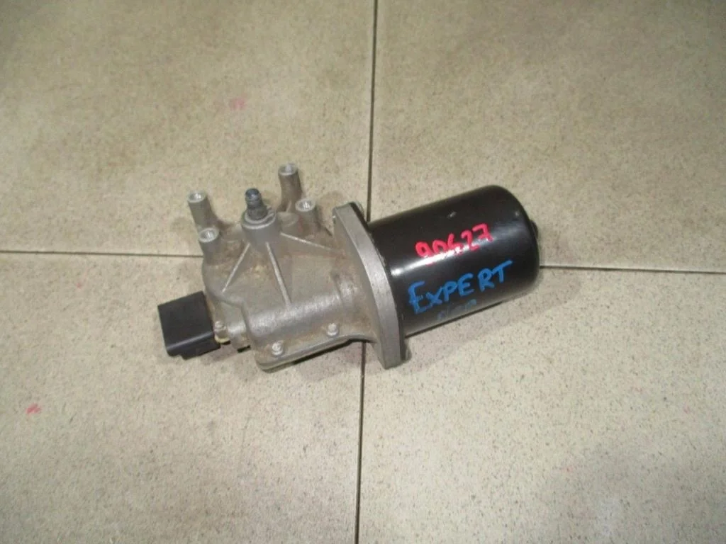 Моторчик стеклоочистителя передний Peugeot Expert 2013 B9