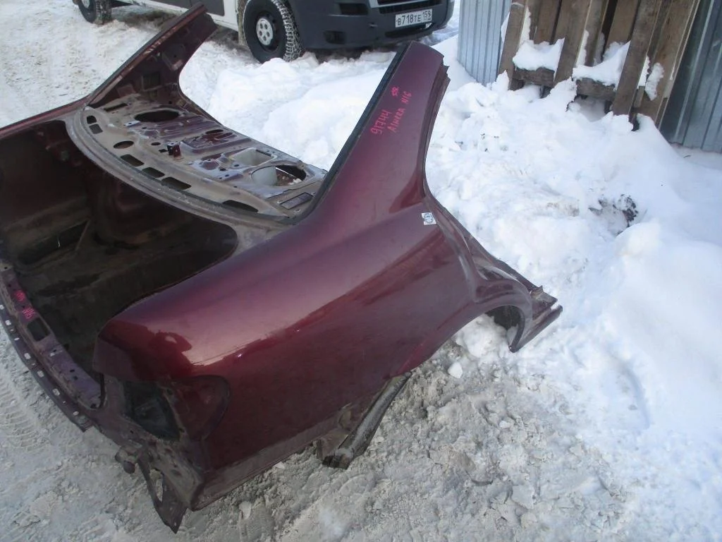 Крыло заднее правое Nissan Almera 2005 (N16)
