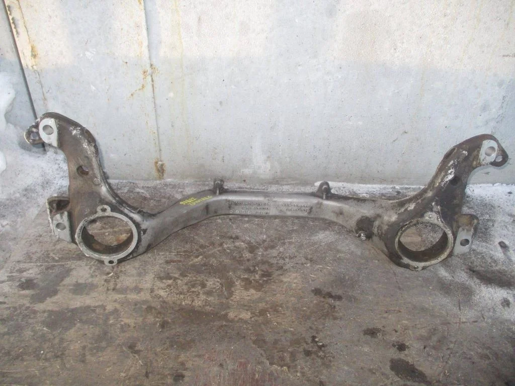 Балка передняя поперечная Volkswagen Touareg (7L)