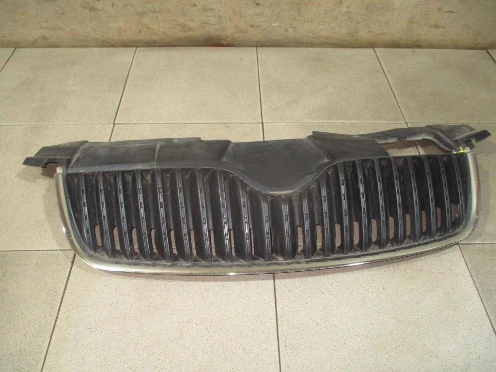 Решетка радиатора Skoda Fabia 2 2007 (5J)