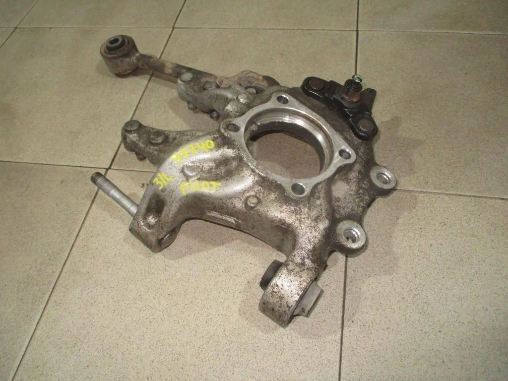 Кулак поворотный задний левый Honda Pilot 2 2008 YF