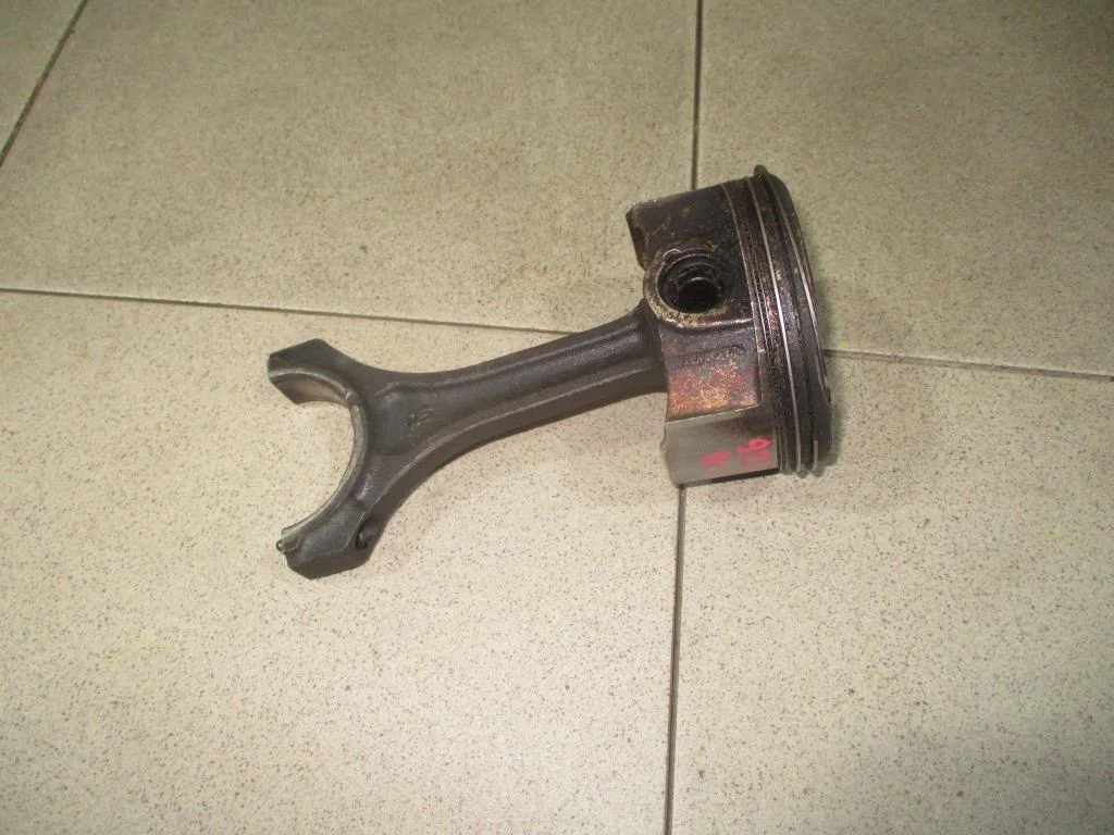 Поршень Lexus RX350 XU30