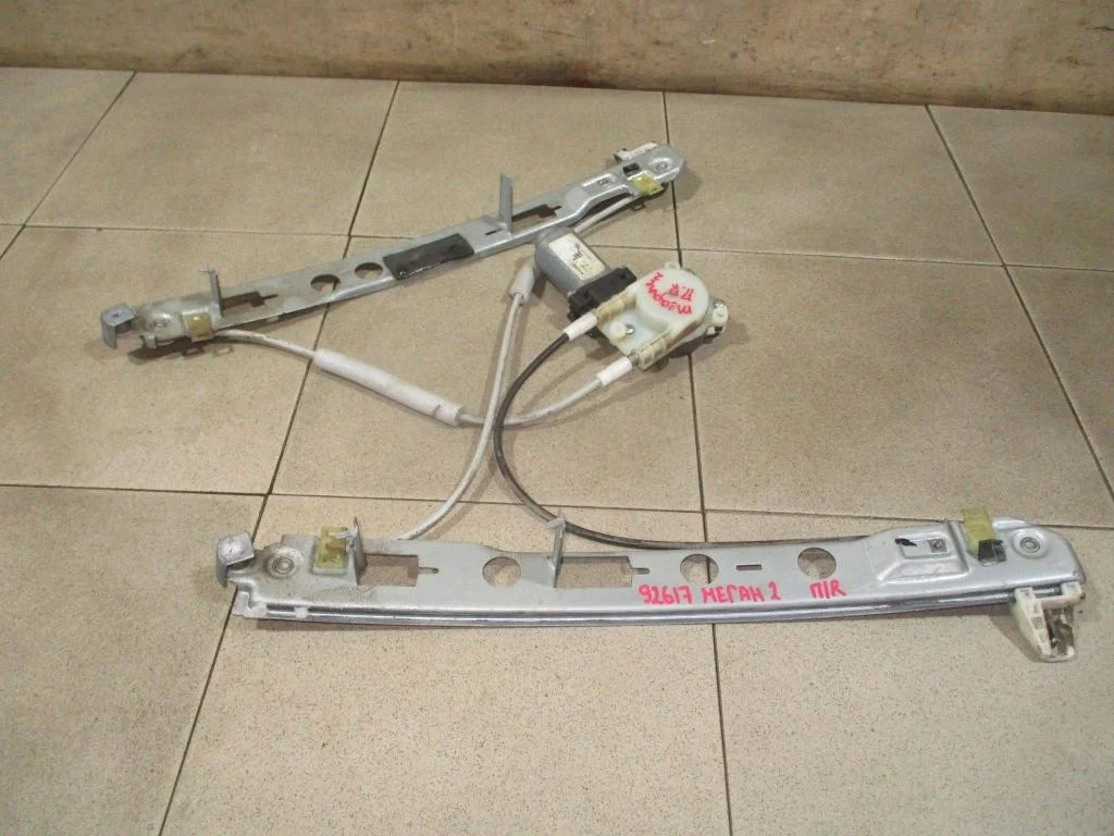 Стеклоподъемник передний правый Renault Megane 2