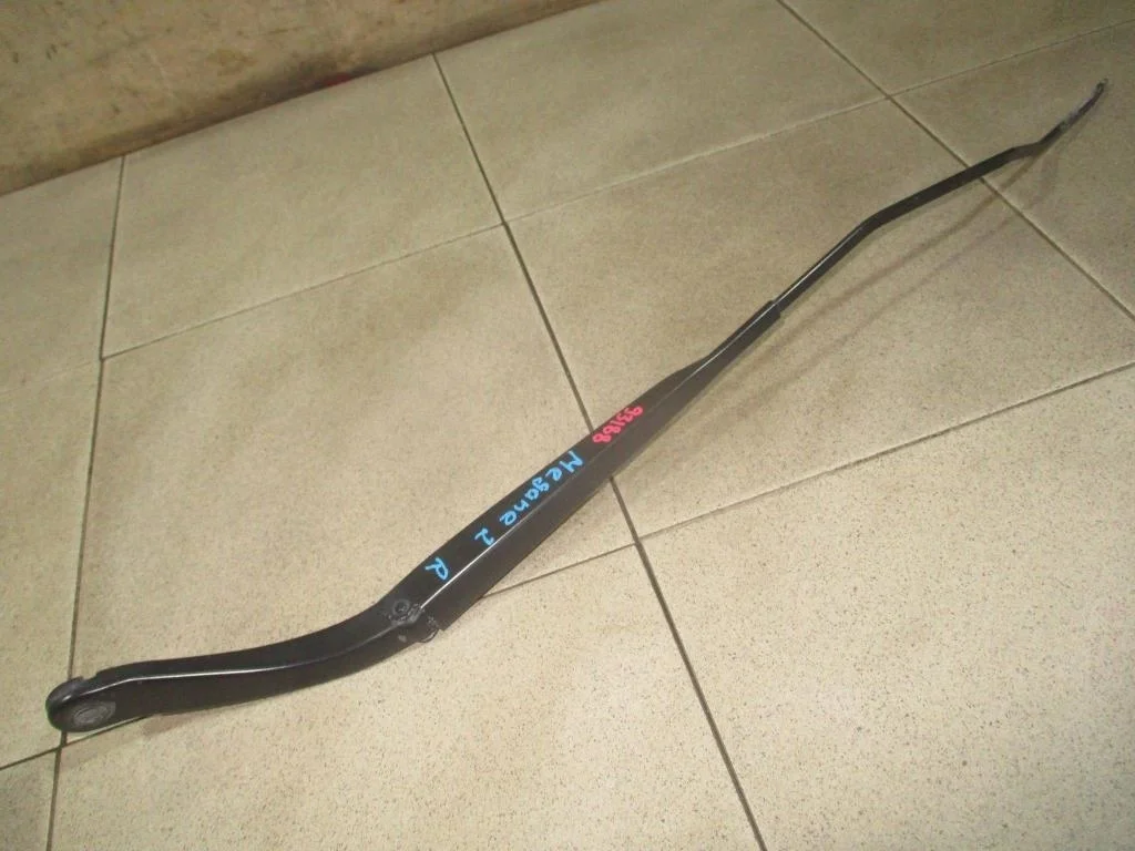 Поводок стеклоочистителя передний правый Renault Megane 2 2007