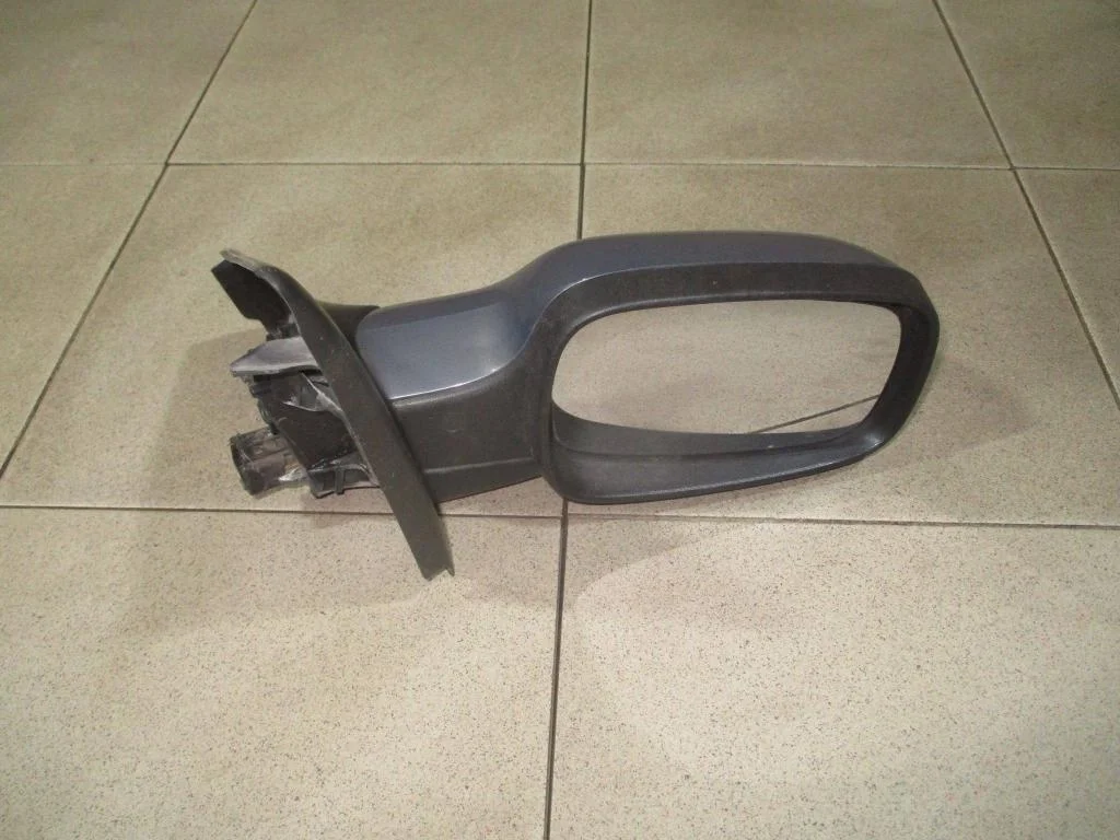 Зеркало правое электрическое Renault Megane 2 2004