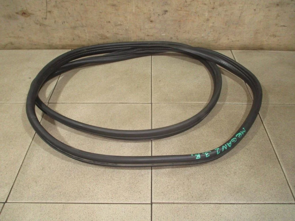 Уплотнитель двери Renault Megane 2