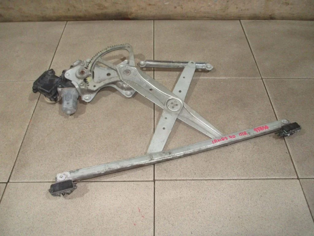 Стеклоподъемник электр. передний правый Toyota Camry (XV40)