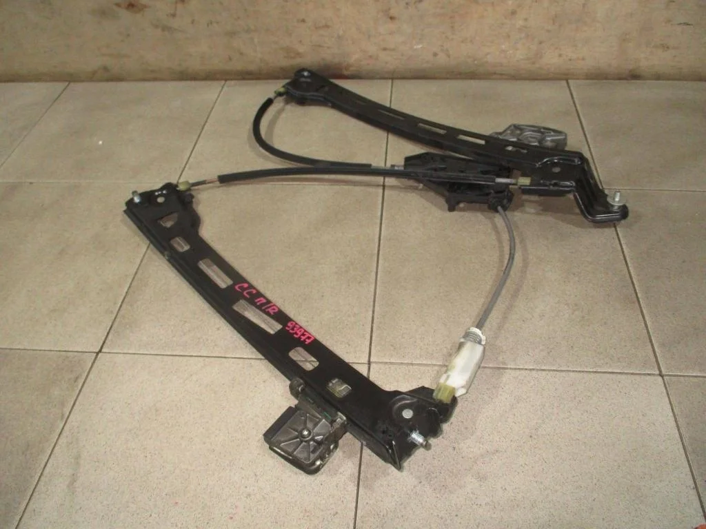 Стеклоподъемник электр. передний правый Volkswagen Passat CC 2012