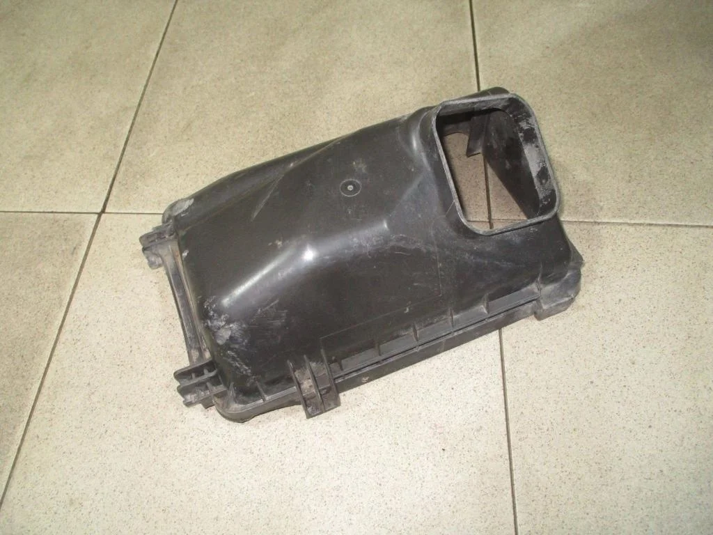 Корпус воздушного фильтра Mitsubishi Outlander 2007 (CW)