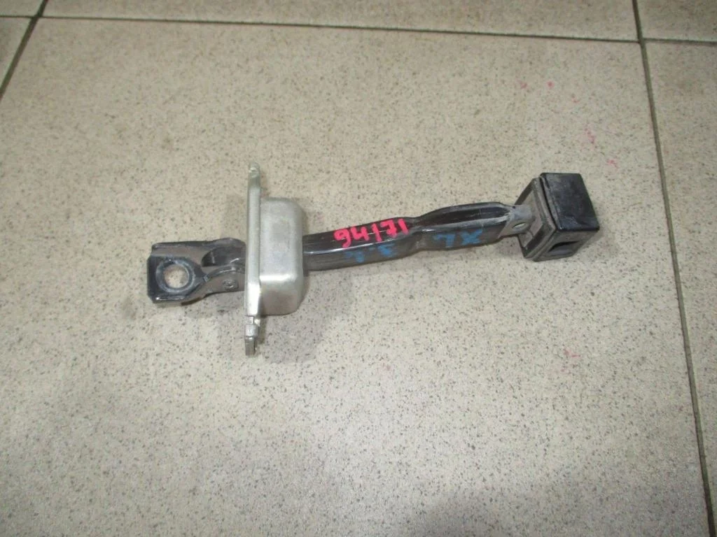 Ограничитель двери Mitsubishi Outlander 2 2007 CW