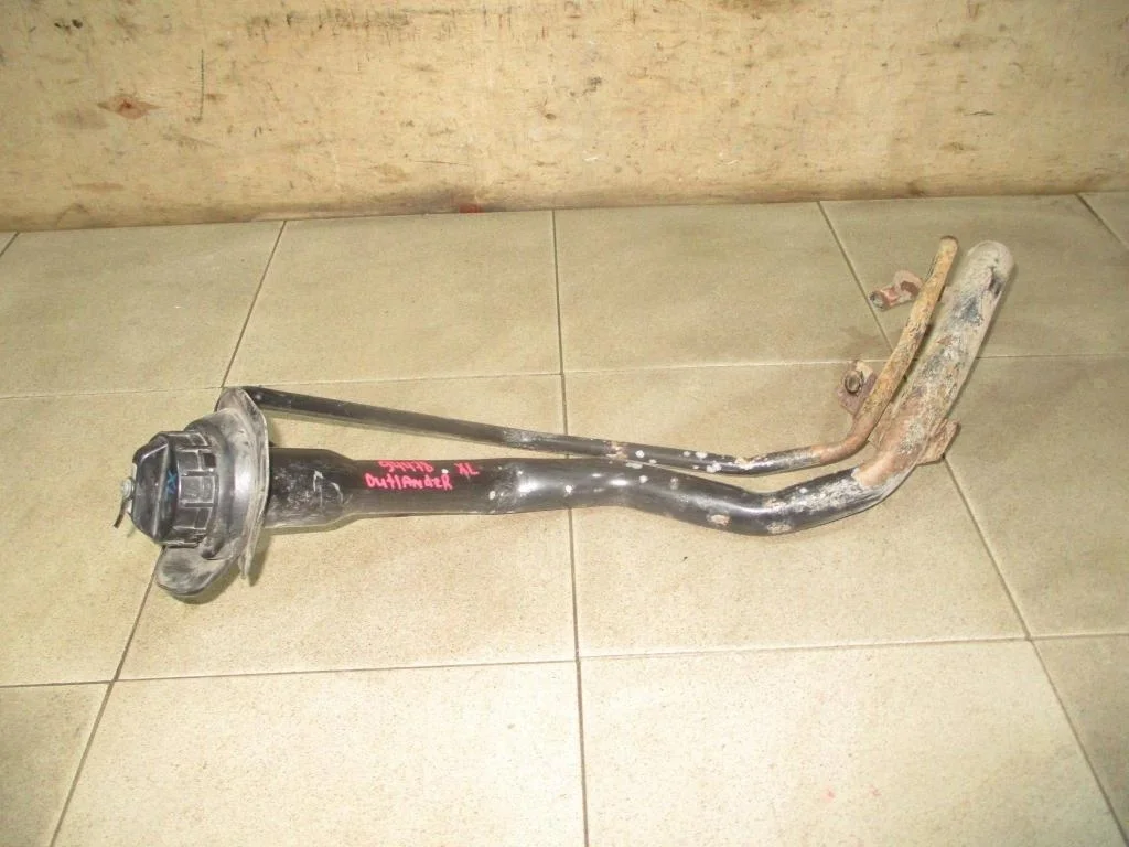 Горловина топливного бака Mitsubishi Outlander 2007 (CW)