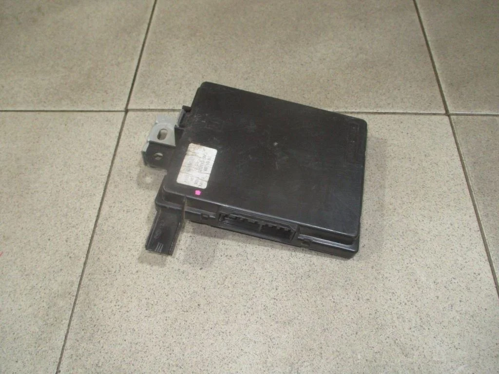 Блок электронный Mitsubishi Outlander 2007 (CW)